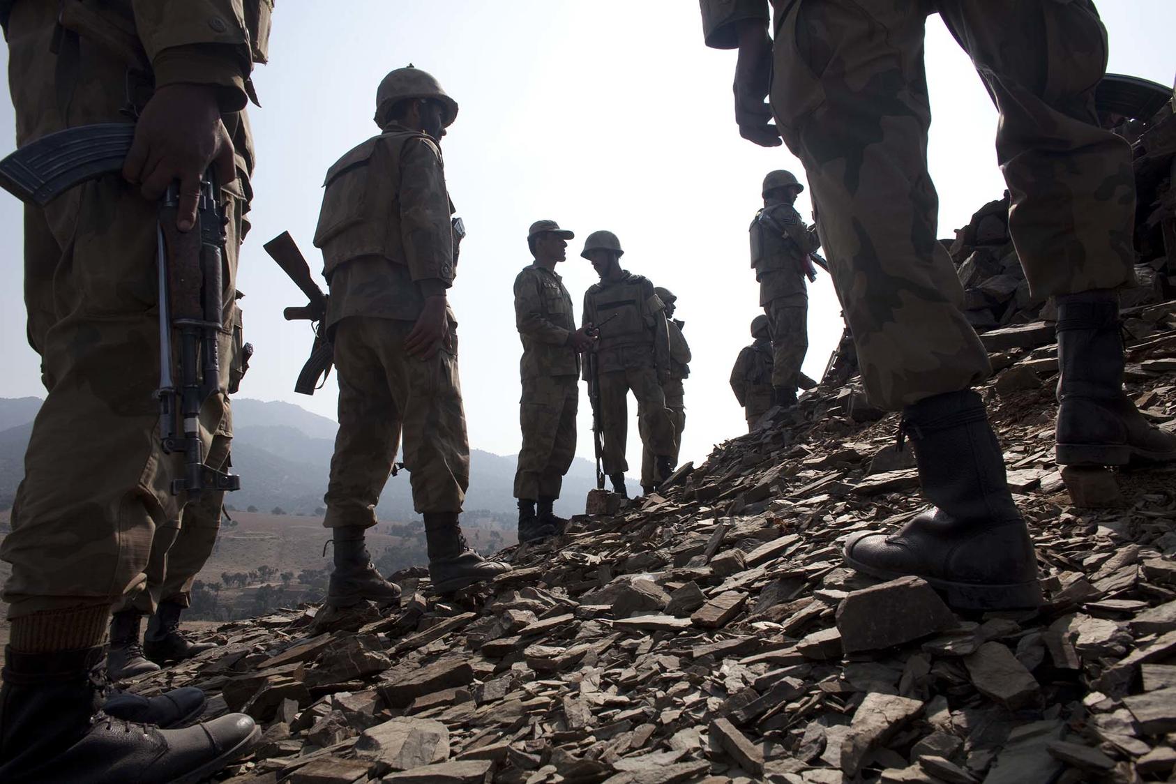 Members of the Pakistani army in Spin Jamaat, south Waziristan, part of Pakistan's Federally Administered Tribal Areas, Thursday, Oct. 29, 2009. The Pakistani Army has been engaged in a ground offensive against the Taliban in the region. (Tyler Hicks/The New York Times)