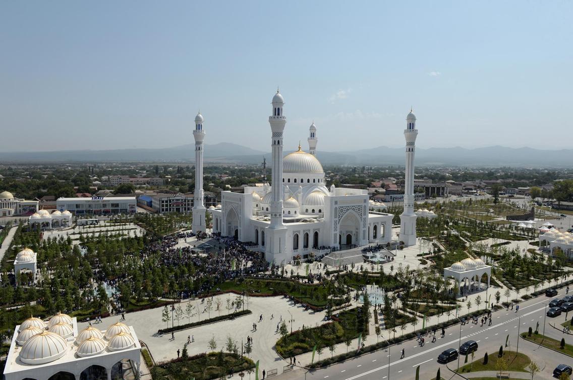 2019-08-23T143411Z_972753099_RC1689187D50_RTRMADP_3_RUSSIA-CHECHNYA-MOSQUE