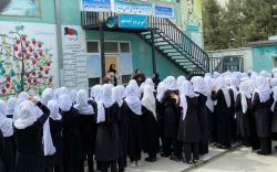 طالبان مکاتب دخترانه را در سراسر افغانستان مسدود کردند.
